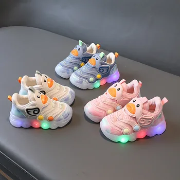 Детская обувь со светодиодной подсветкой 2023 Новая обувь с дышащей сеткой, обувь для малышей с мягкой подошвой, модные детские кроссовки для мальчиков и девочек, повседневная обувь