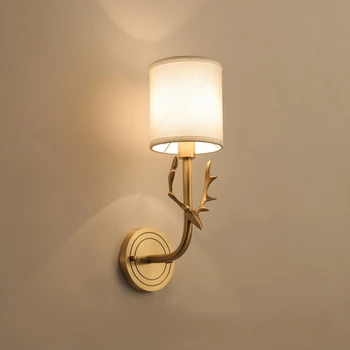 Креативный настенный светильник в виде головы Оленя, настенный светильник в гостиной, Континентальный светильник из оленьих рогов, Прикроватная лампа для спальни, Современные дизайнерские настенные светильники.